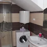 Apartment One Bedroom With Wifi *